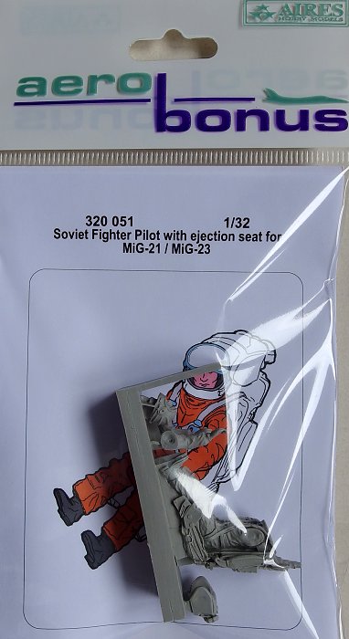 1/32 Soviet fighter pilot w/ eject.seat MiG-21/23
