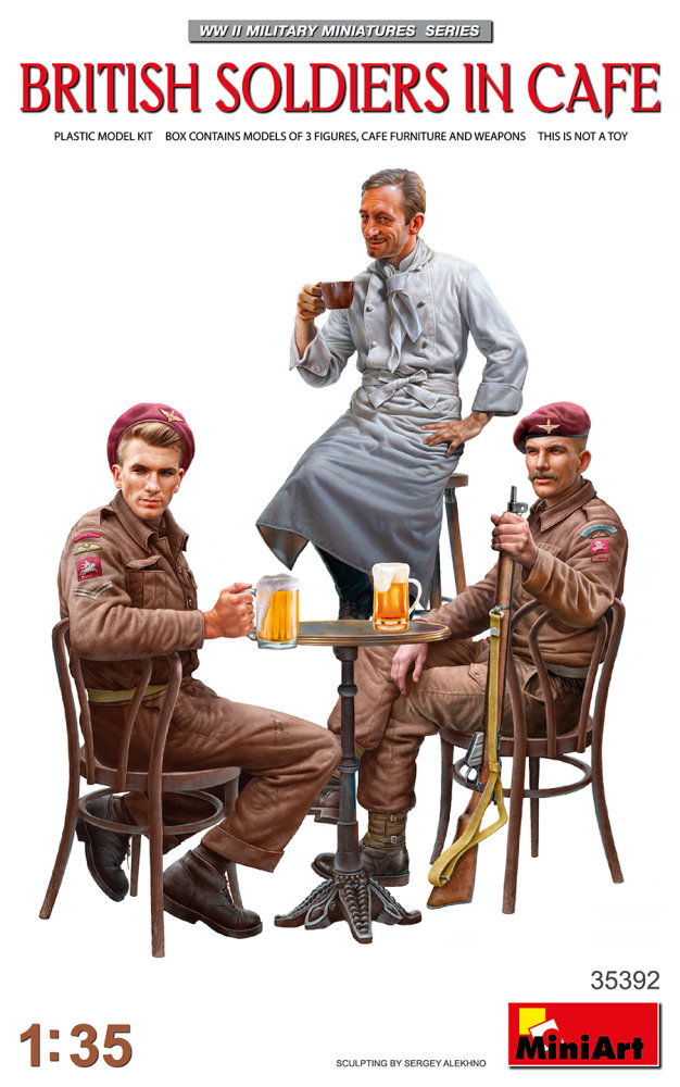1/35 British Soldiers in Cafe (3 fig.)